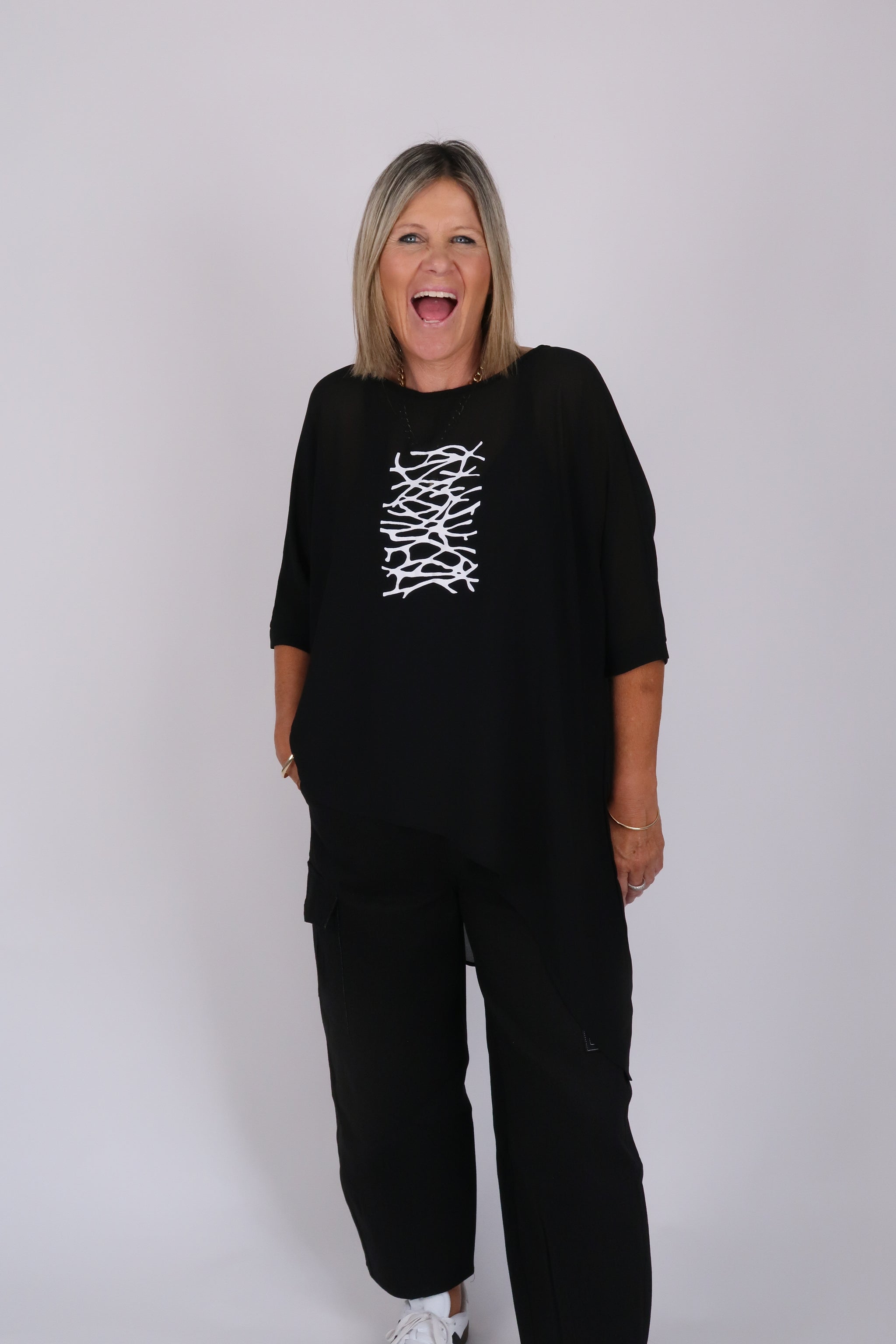LEAH TOP BLACK BARBWIRE