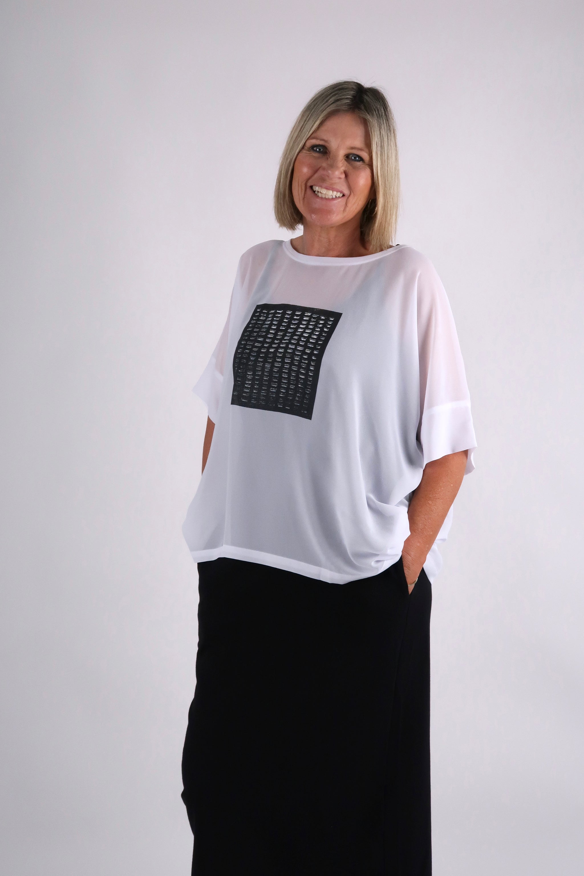 CHICAGO TOP WHITE BLACK DOTS