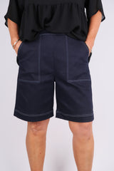WEEKENDER SHORT WASHED DENIM