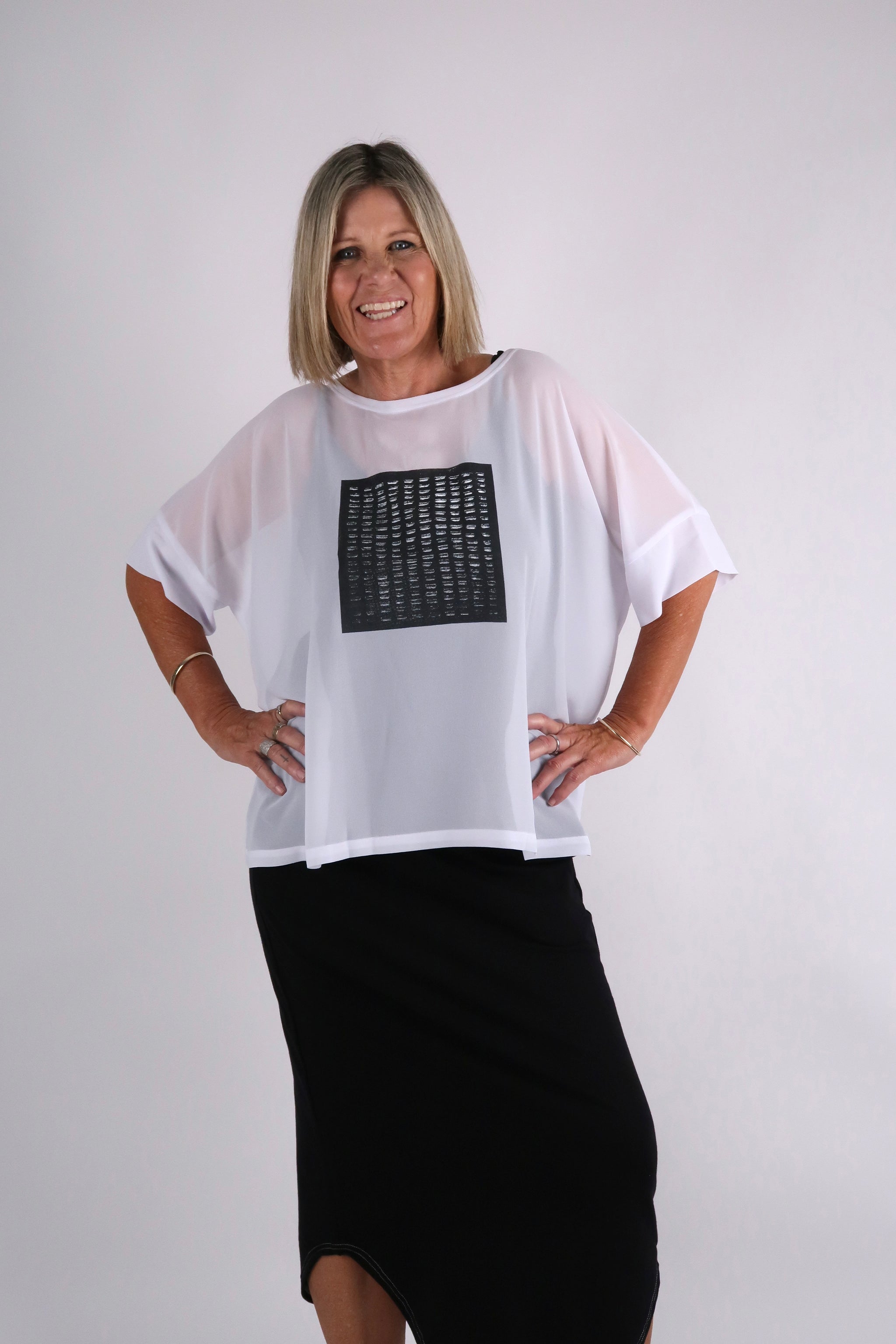 CHICAGO TOP WHITE BLACK DOTS