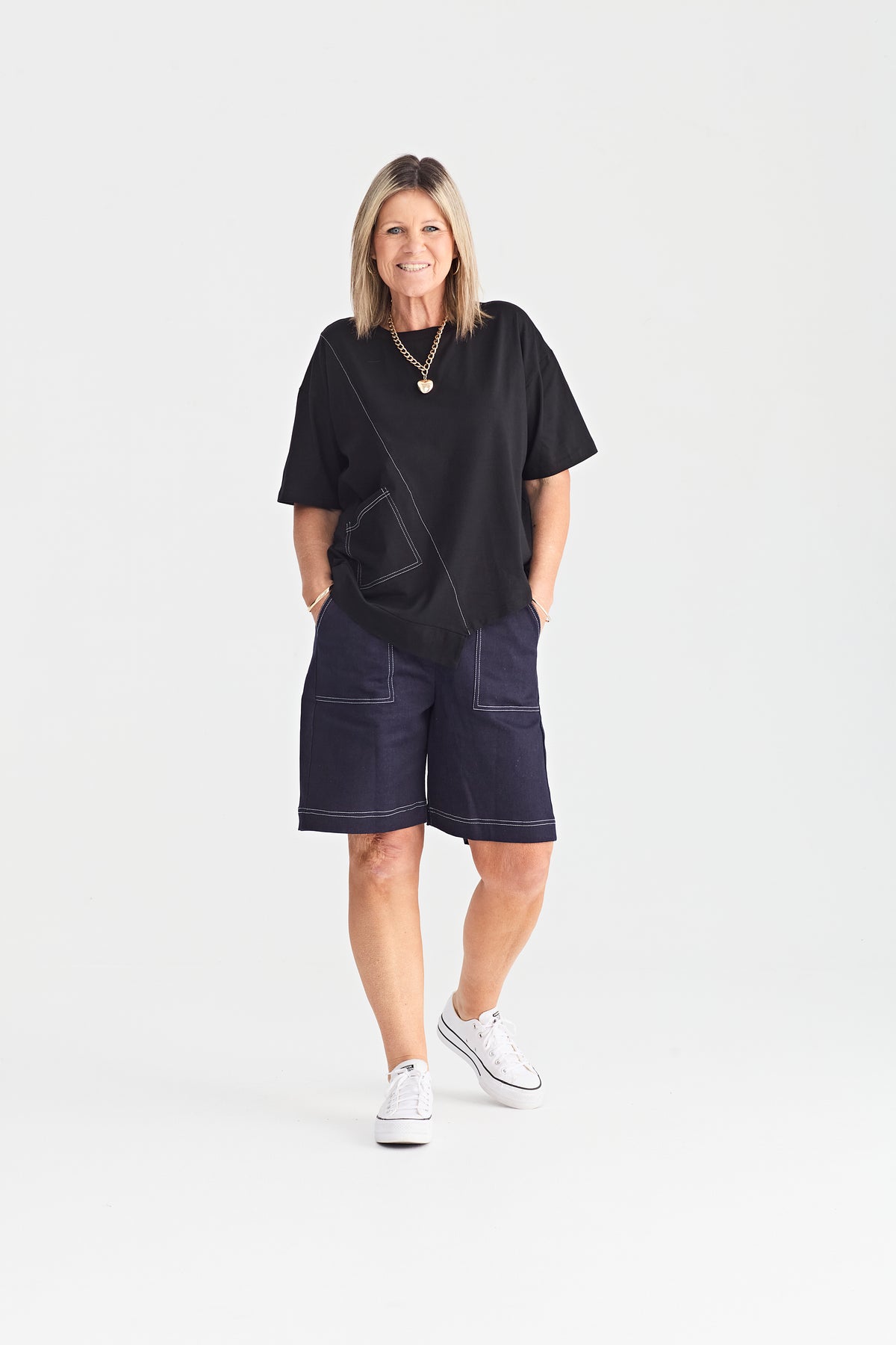 WEEKENDER SHORT WASHED DENIM