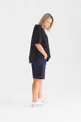 WEEKENDER SHORT WASHED DENIM