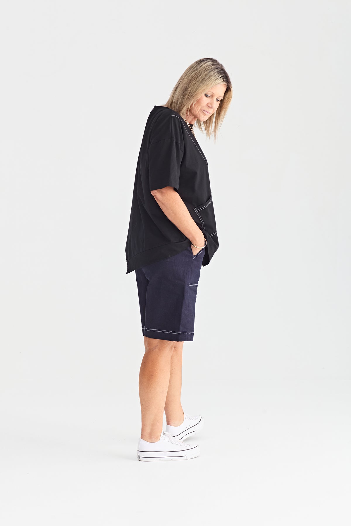 WEEKENDER SHORT WASHED DENIM