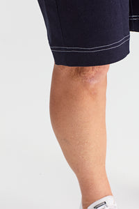 WEEKENDER SHORT WASHED DENIM