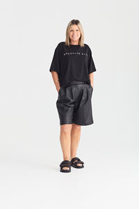 REMI LOGO TEE