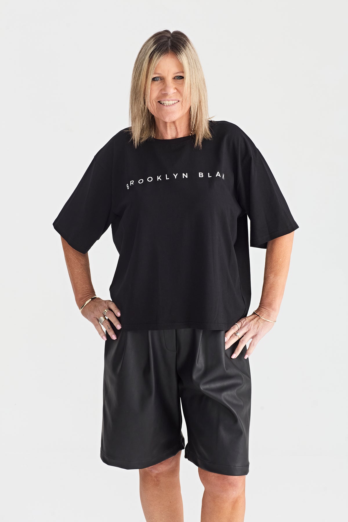 REMI LOGO TEE