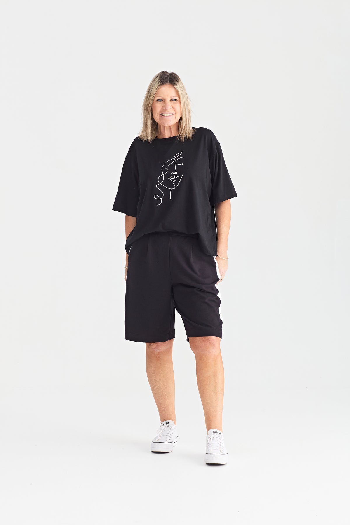 REMI FACE TEE