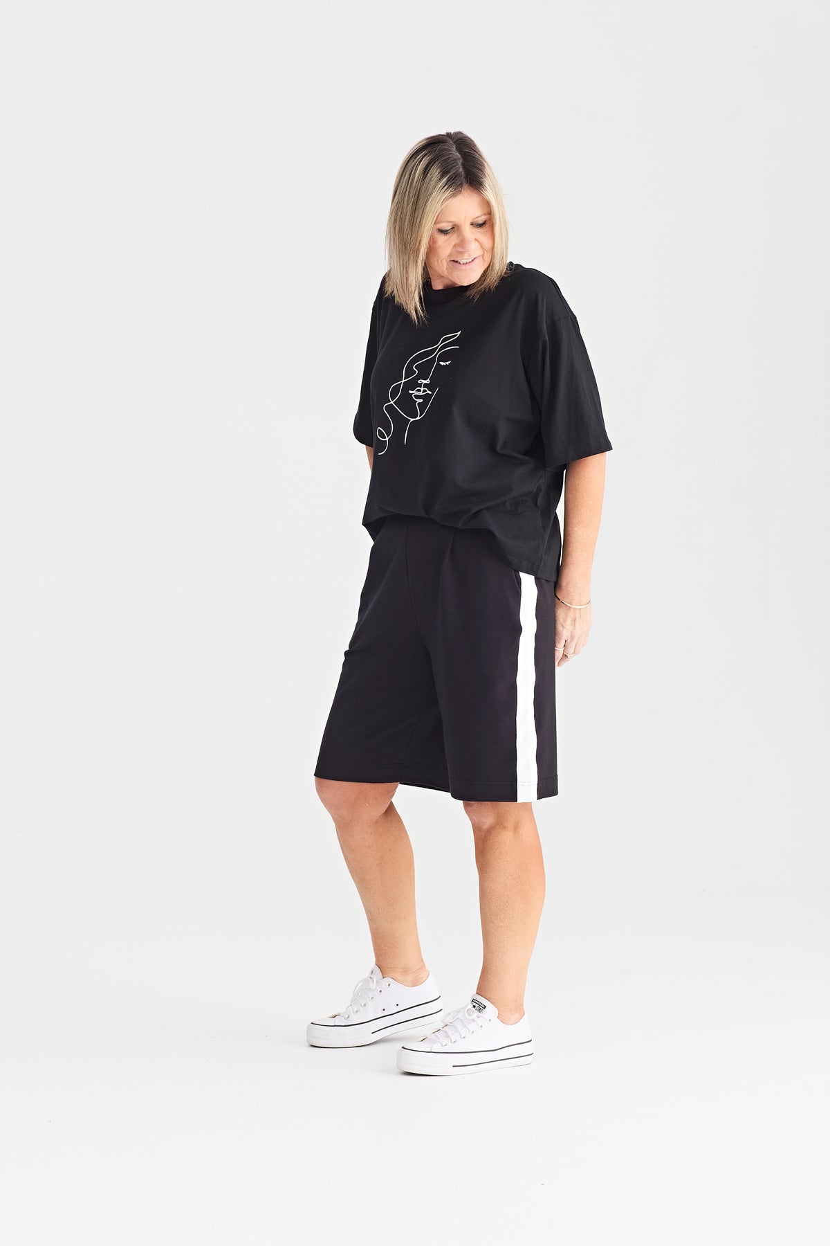 REMI FACE TEE