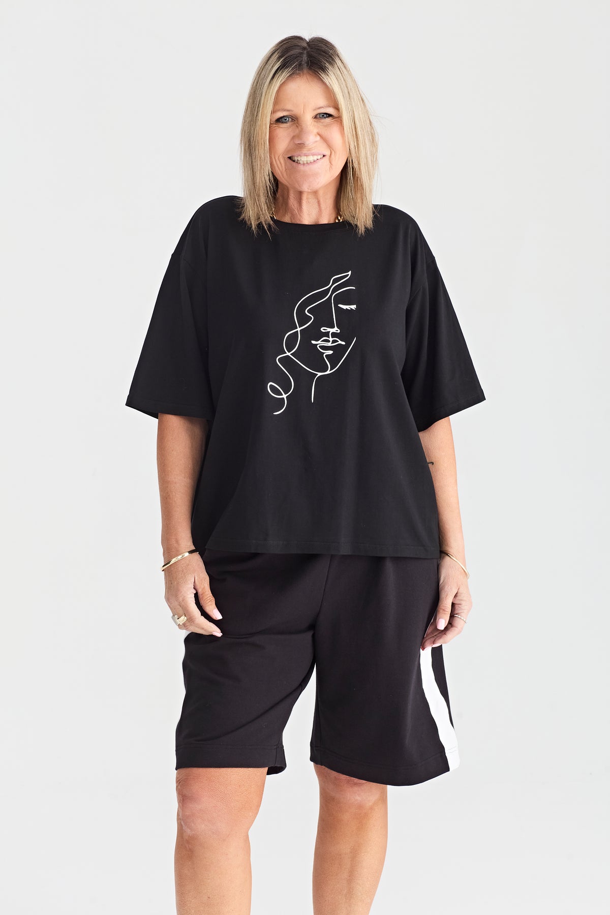 REMI FACE TEE