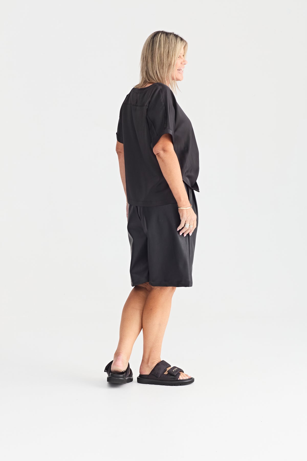 INDY SHORT FAUX LEATHER