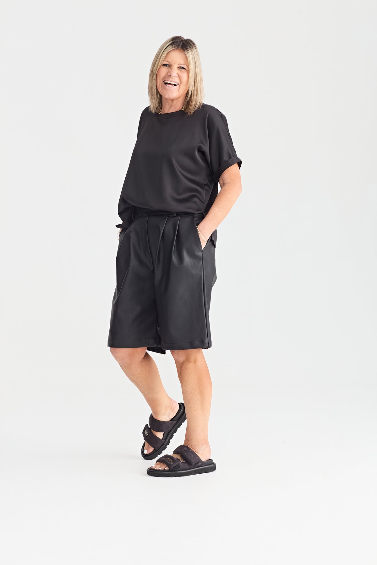 INDY SHORT FAUX LEATHER