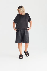 INDY SHORT FAUX LEATHER