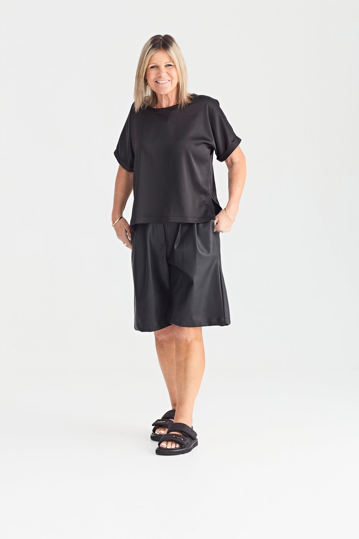 INDY SHORT FAUX LEATHER