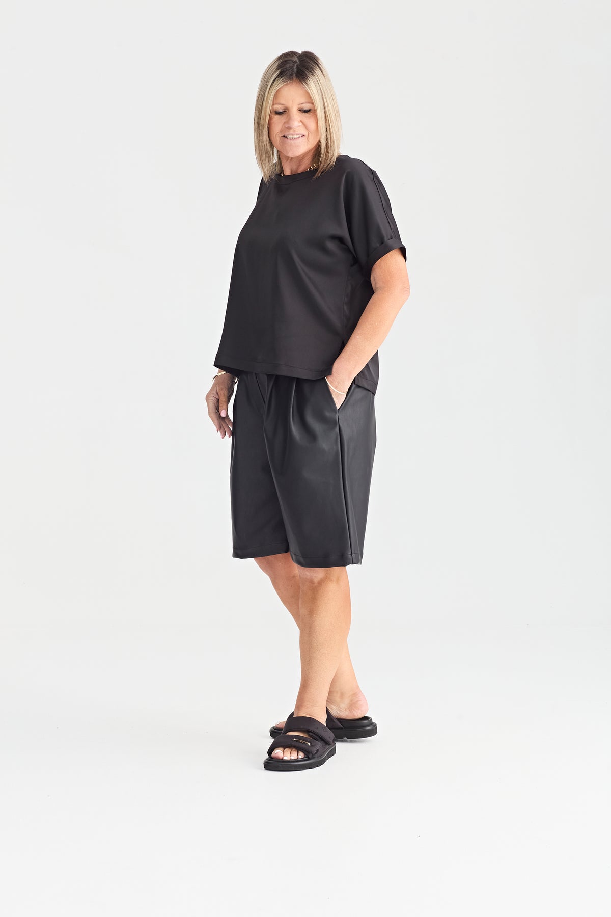 INDY SHORT FAUX LEATHER