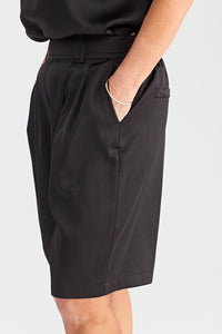 INDY SATIN SHORT