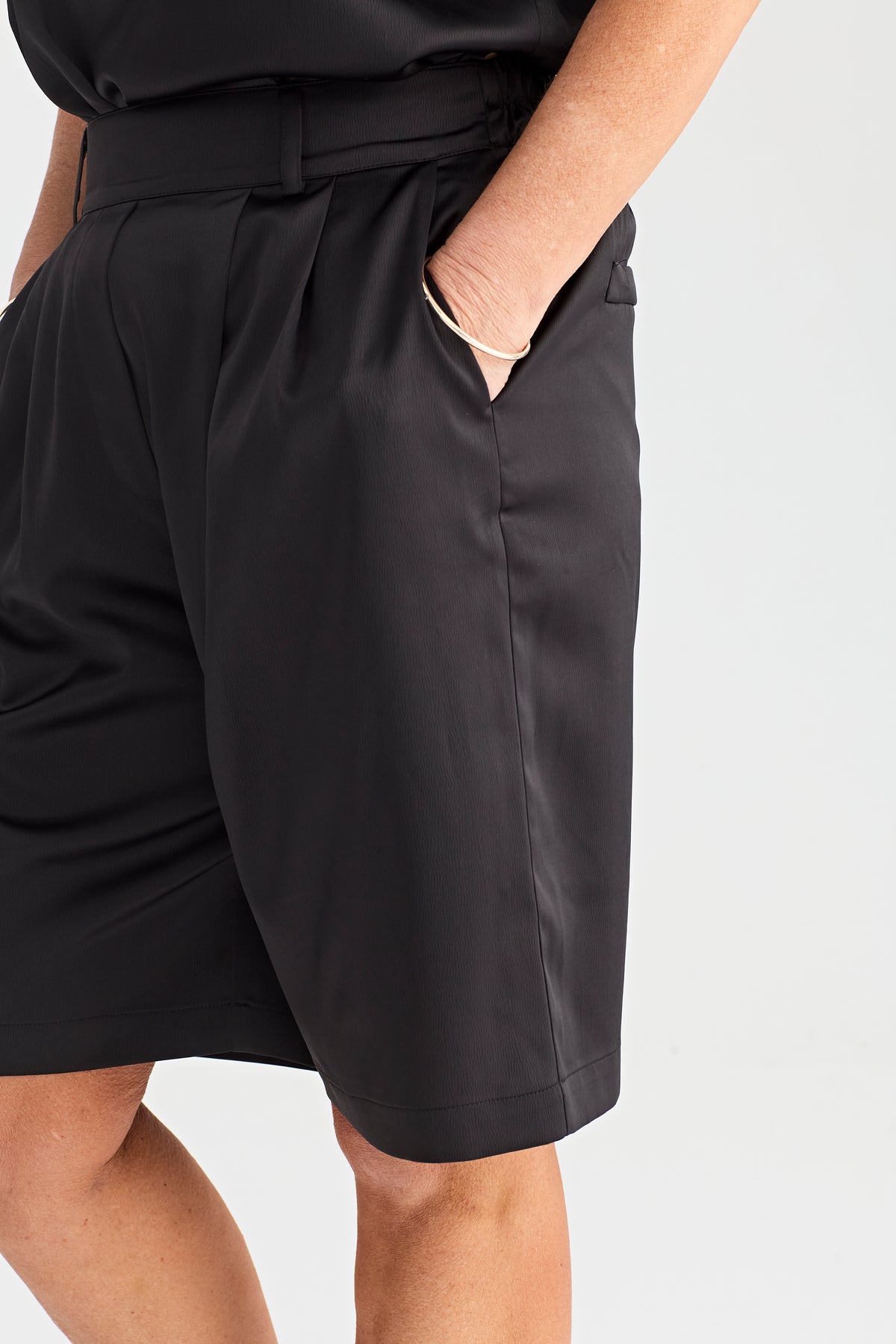 INDY SATIN SHORT
