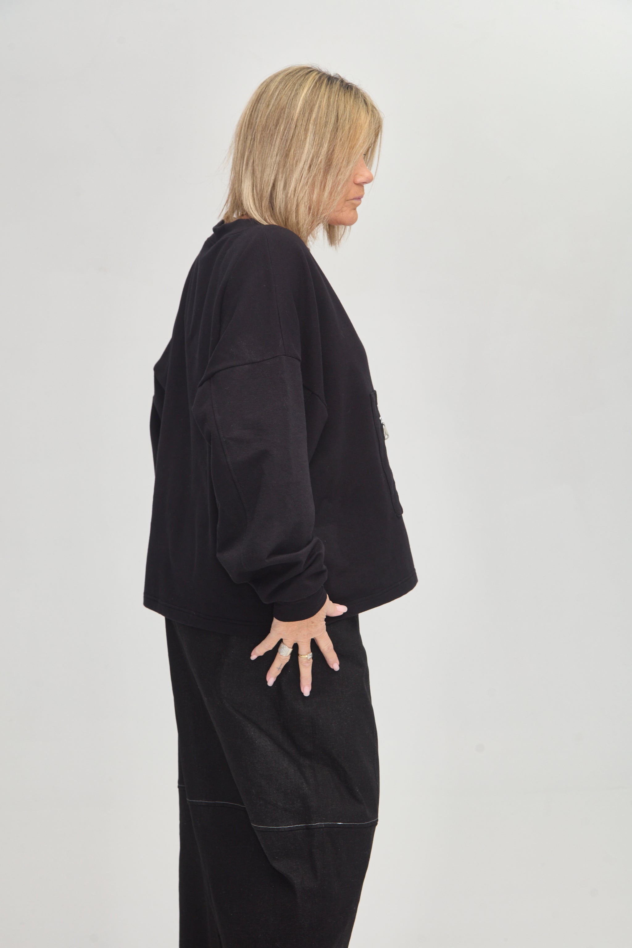 OVERSIZED MACHA ZIP SWEAT