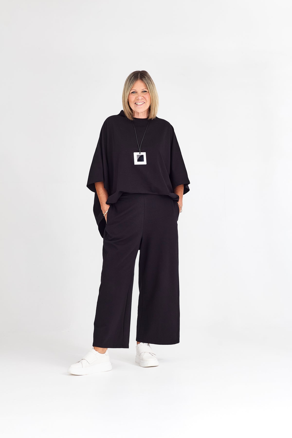 LOUNGE TOP BLACK