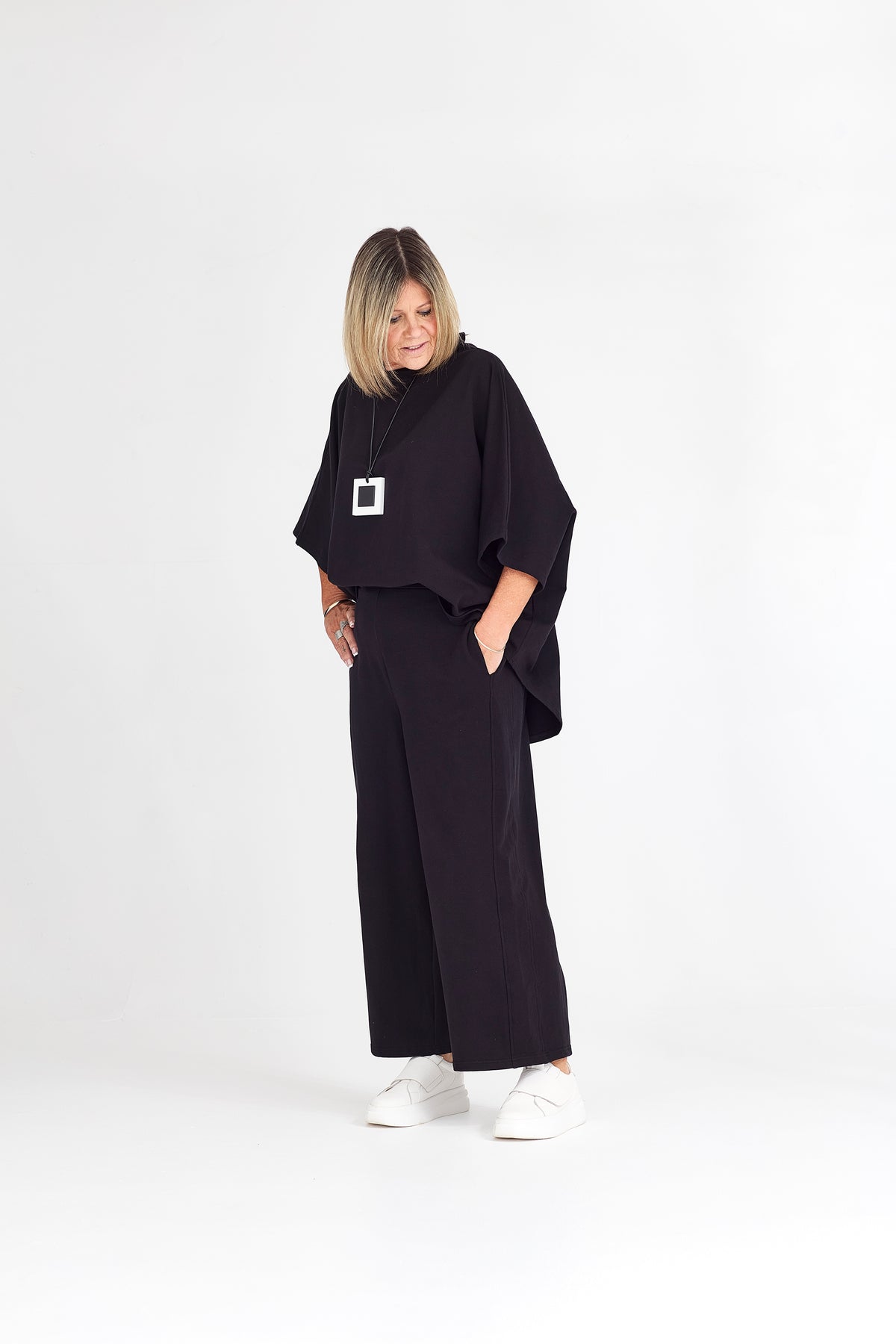 LOUNGE TOP BLACK