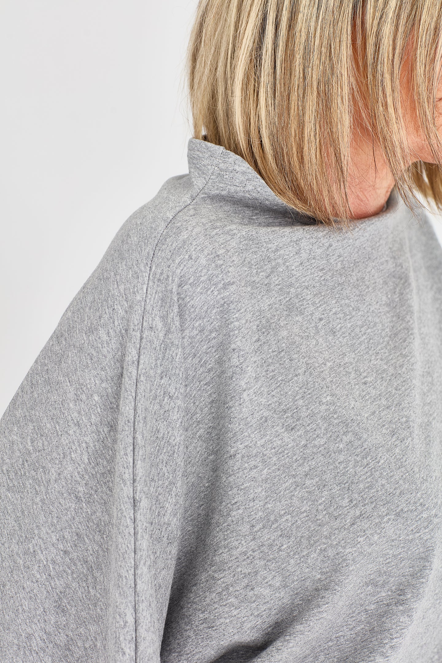 LOUNGE TOP GREY MARLE