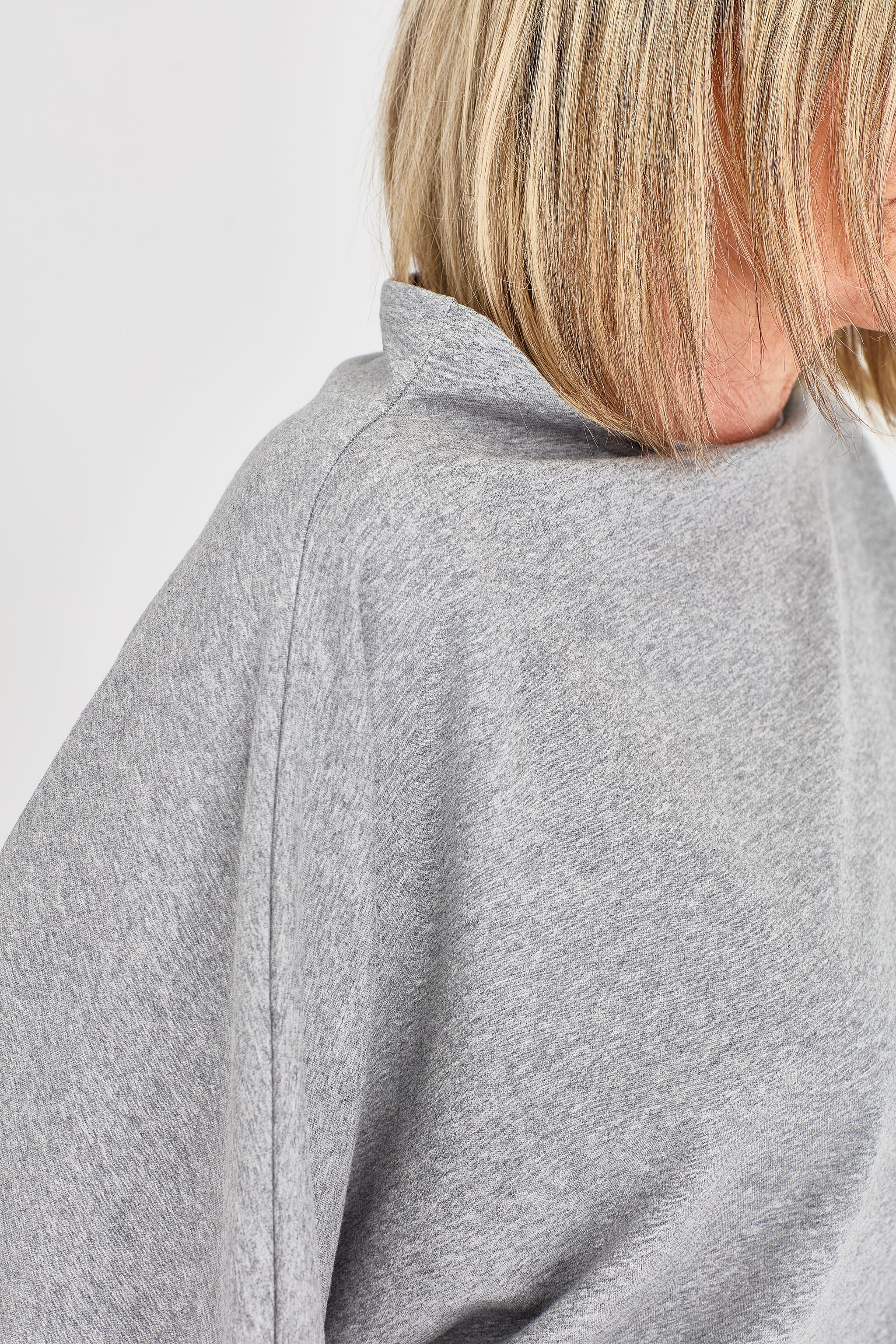 LOUNGE TOP GREY MARLE