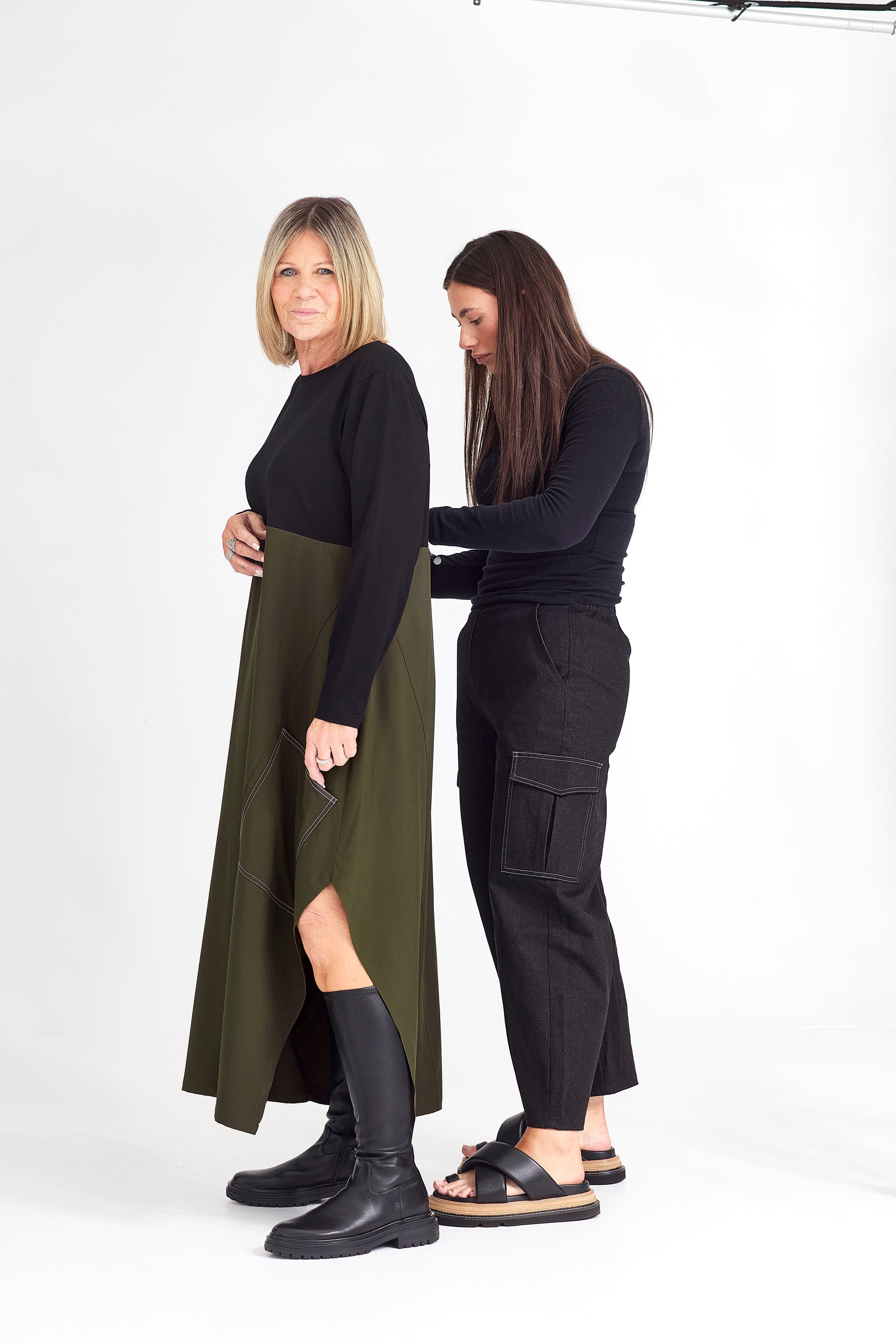 rhode long sleeve dress RHODE DRESS LONG SLEEVE KHAKI – Brooklyn Blak
