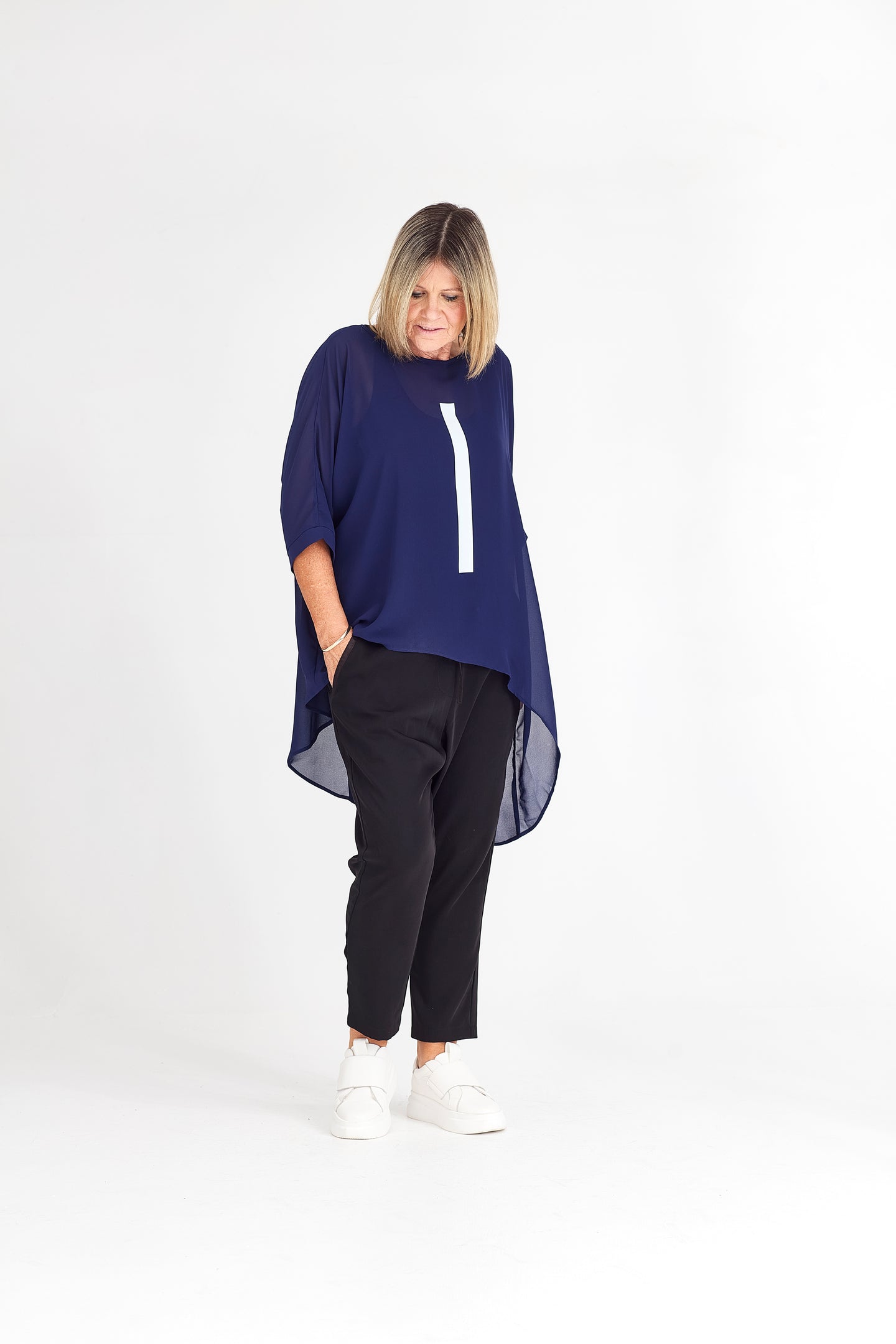 LEAH TOP NAVY