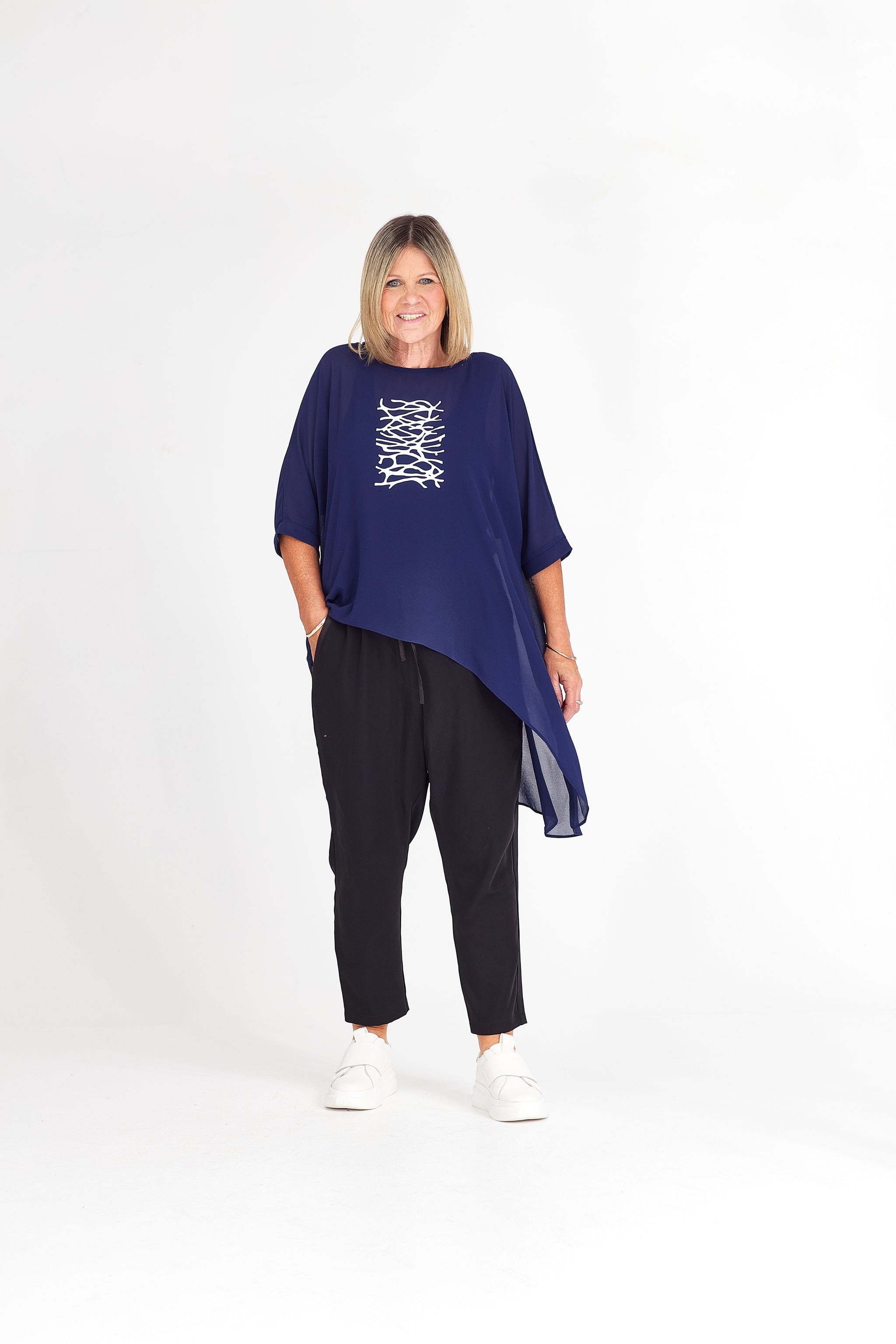 LEAH TOP NAVY BARBWIRE