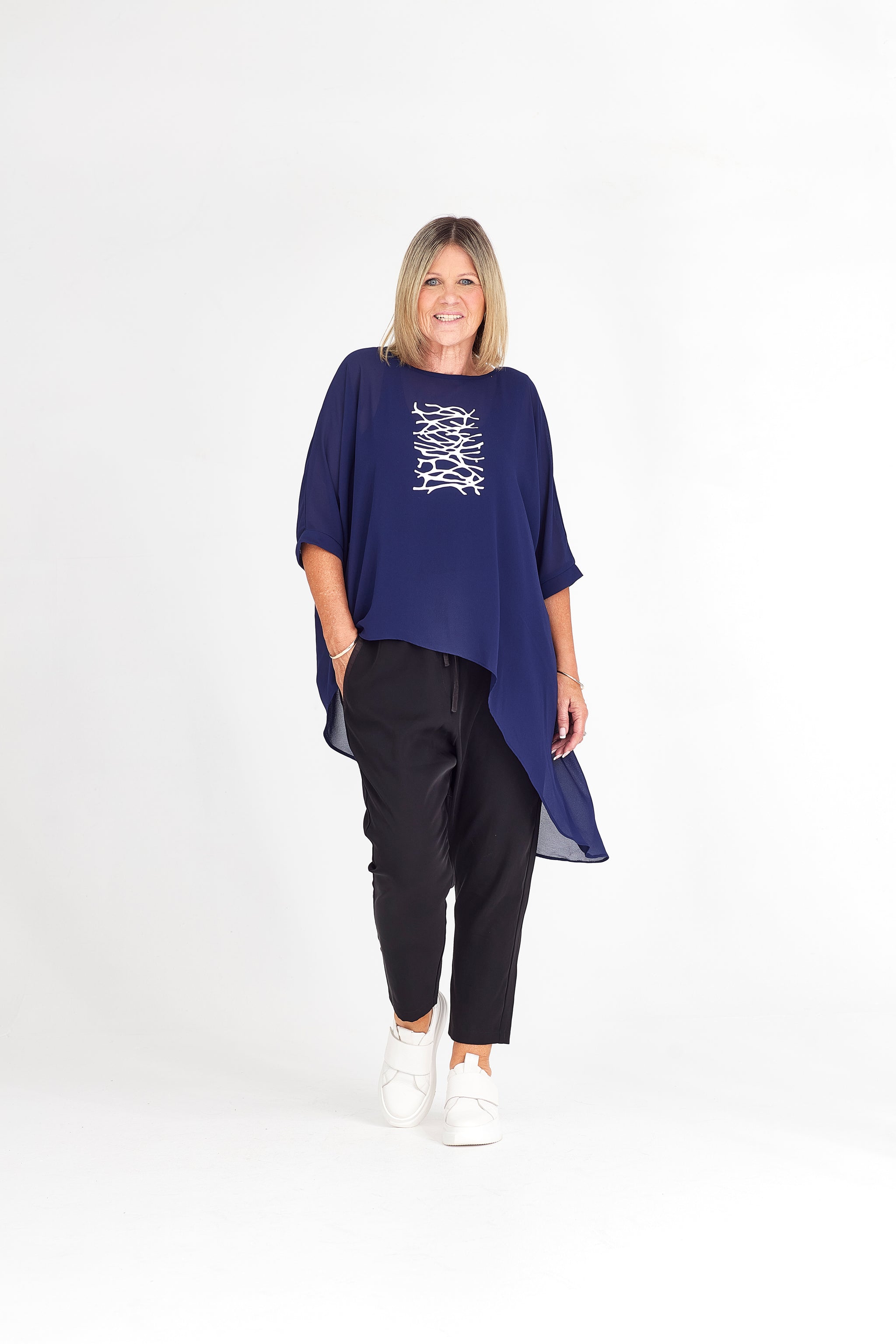 LEAH TOP NAVY BARBWIRE