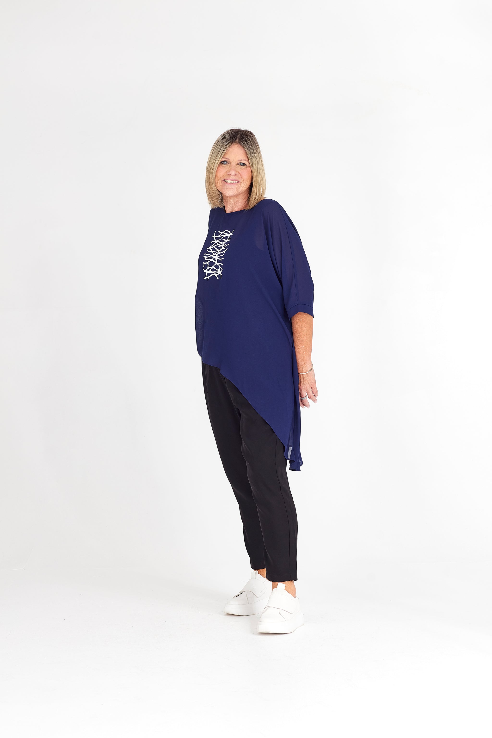 LEAH TOP NAVY BARBWIRE