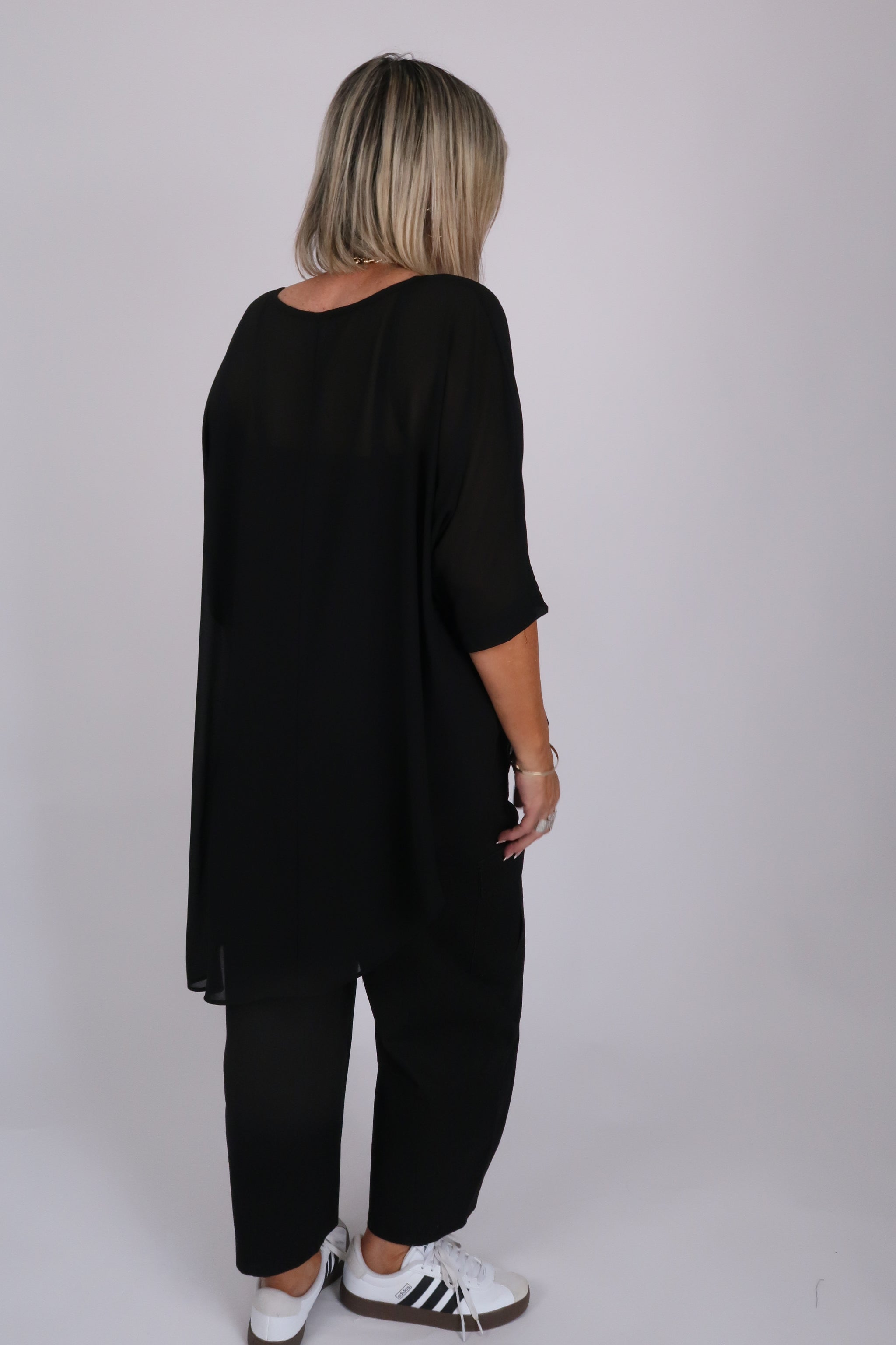 LEAH TOP BLACK BARBWIRE