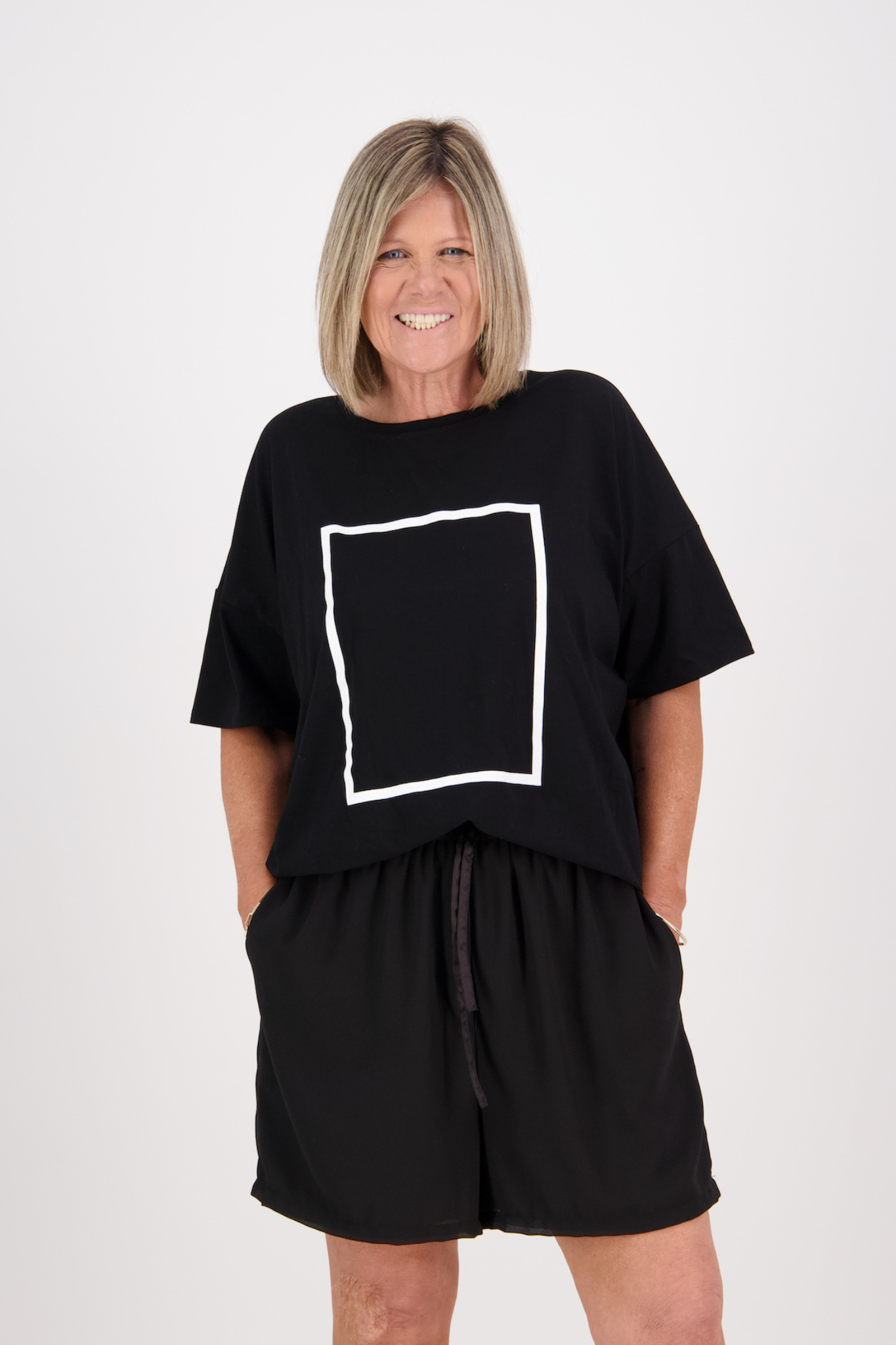 OVERSIZED TEE BLACK